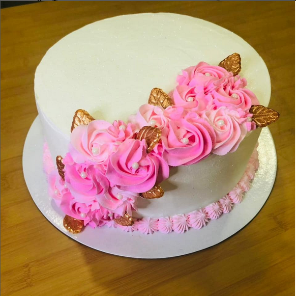 bolo-branco-rosa